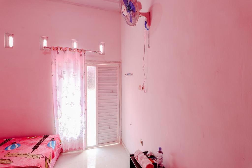 Pinky Guest House Syariah Kota Batu Batu (East Java) Exterior foto